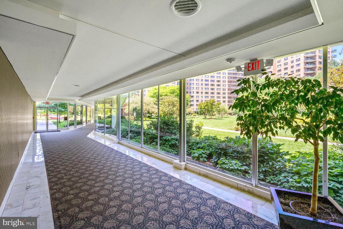 4201 CATHEDRAL AVE NW #1013W