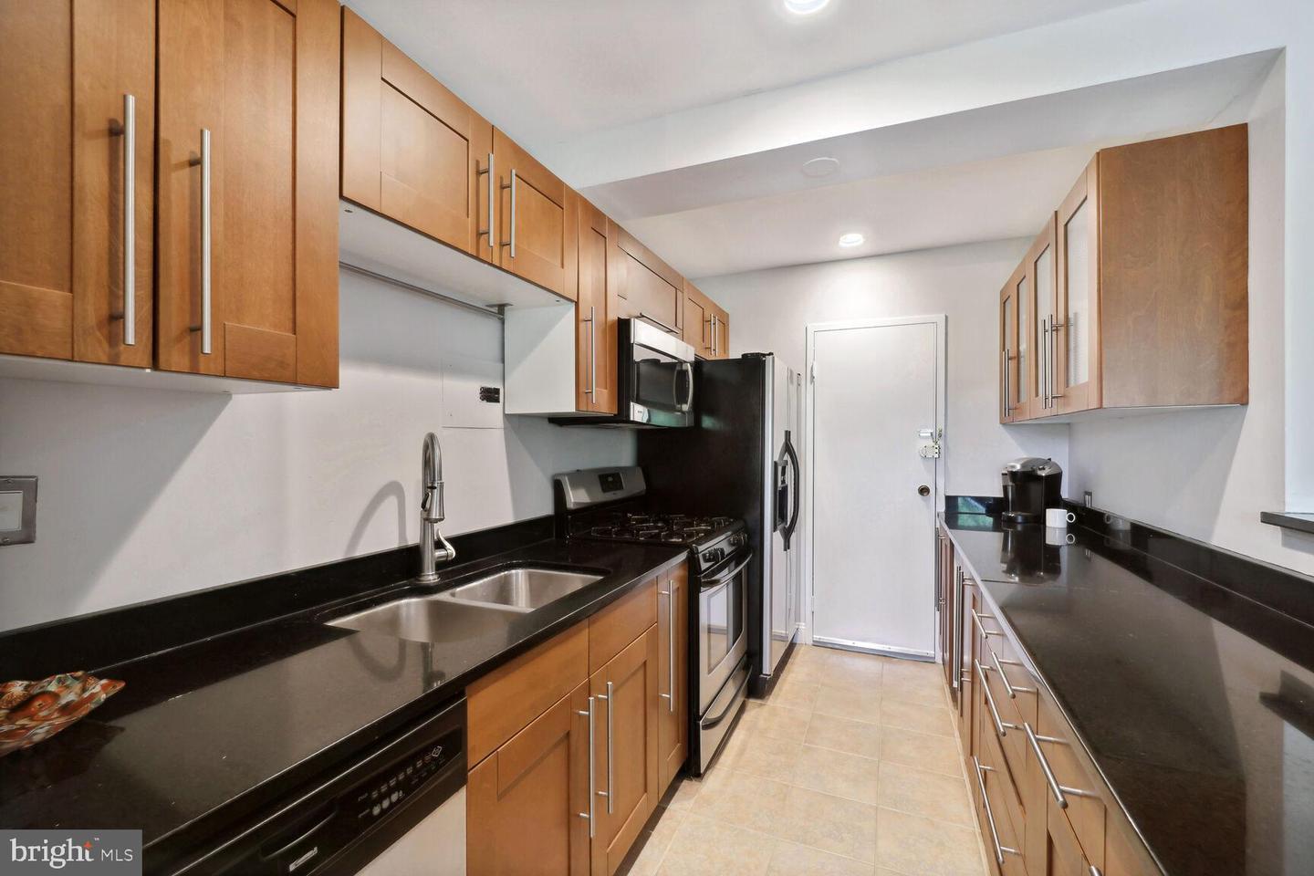 4201 CATHEDRAL AVE NW #1013W