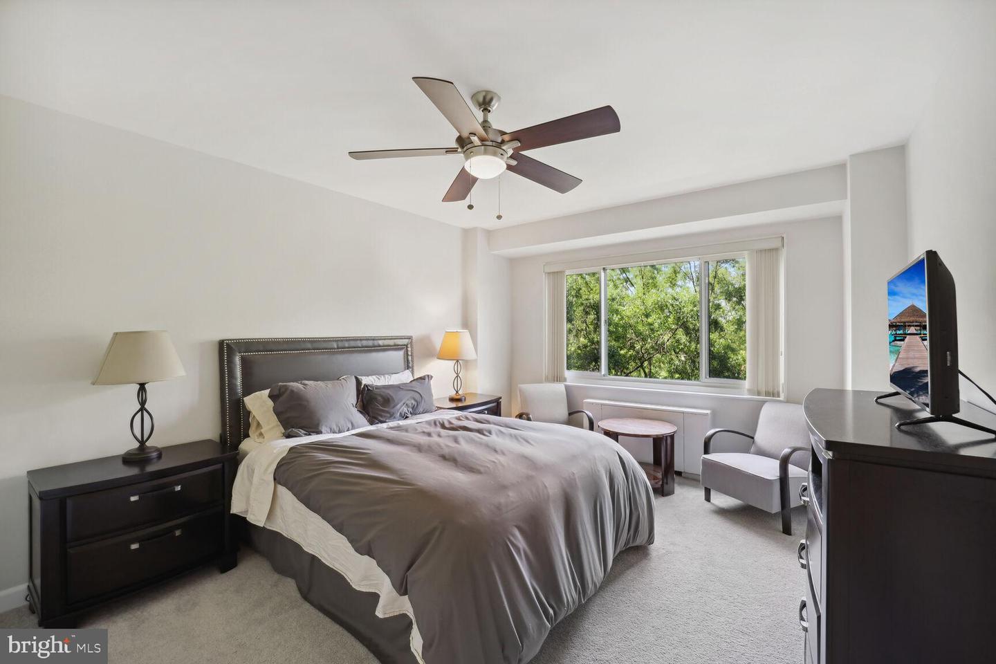 4201 CATHEDRAL AVE NW #1013W