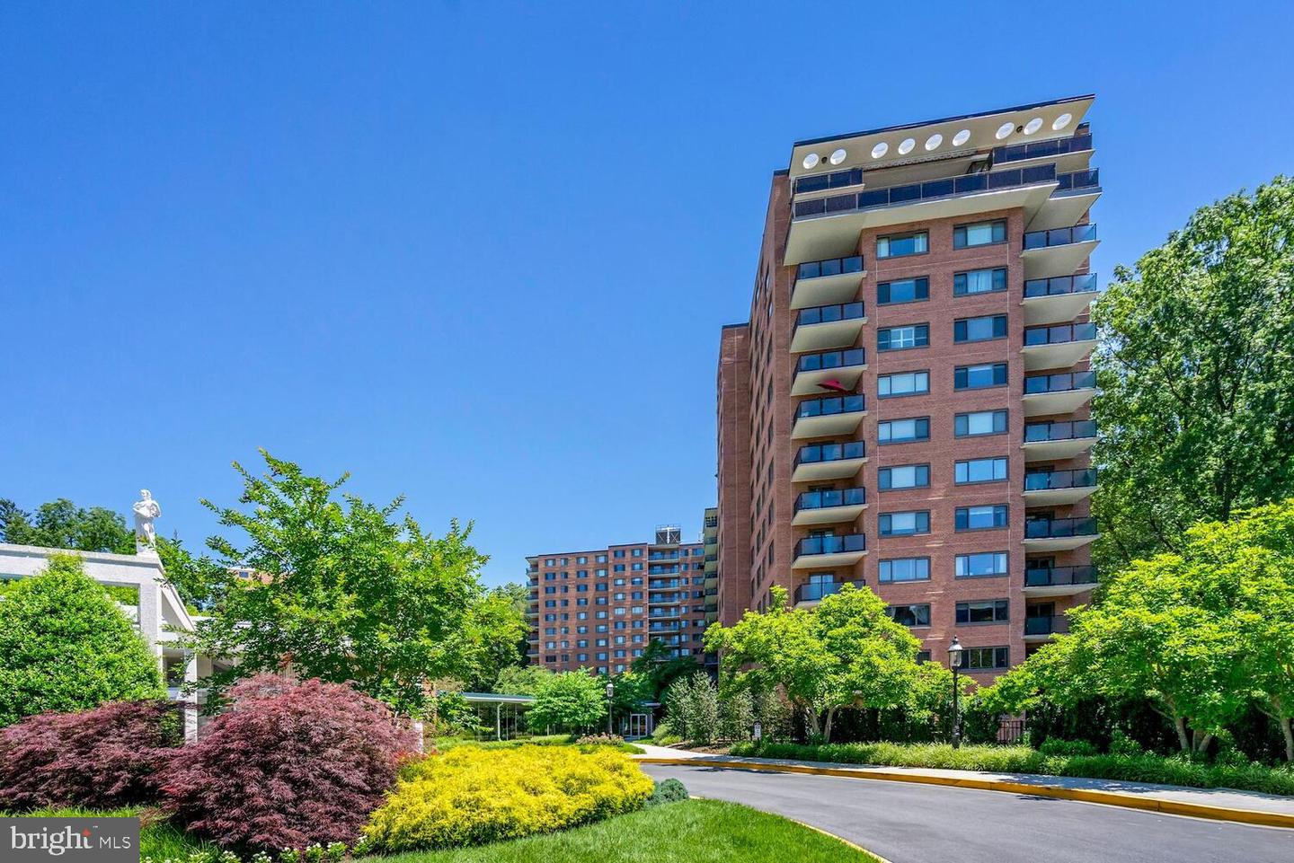 4201 CATHEDRAL AVE NW #1013W