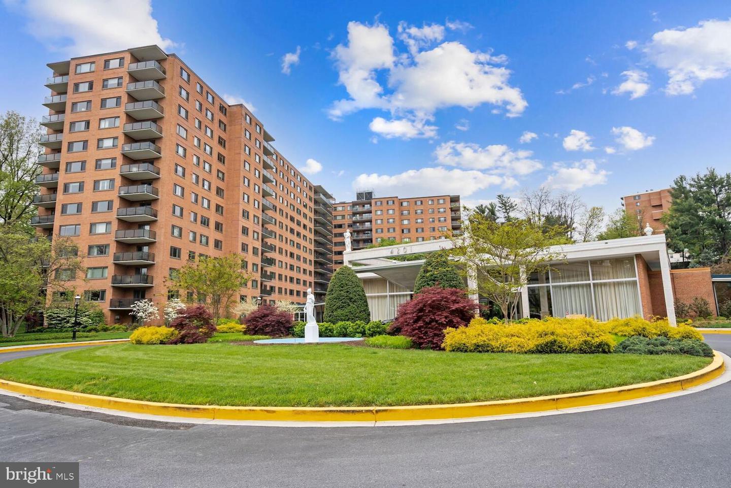 4201 CATHEDRAL AVE NW #1013W