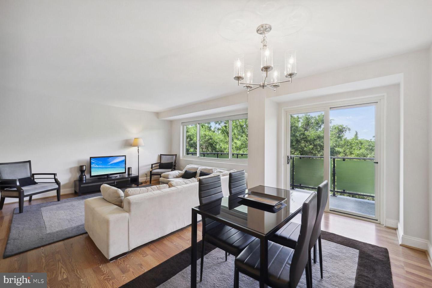 4201 CATHEDRAL AVE NW #1013W