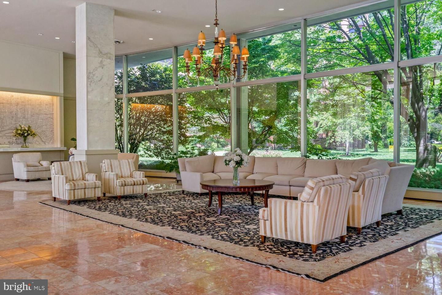 4201 CATHEDRAL AVE NW #1013W