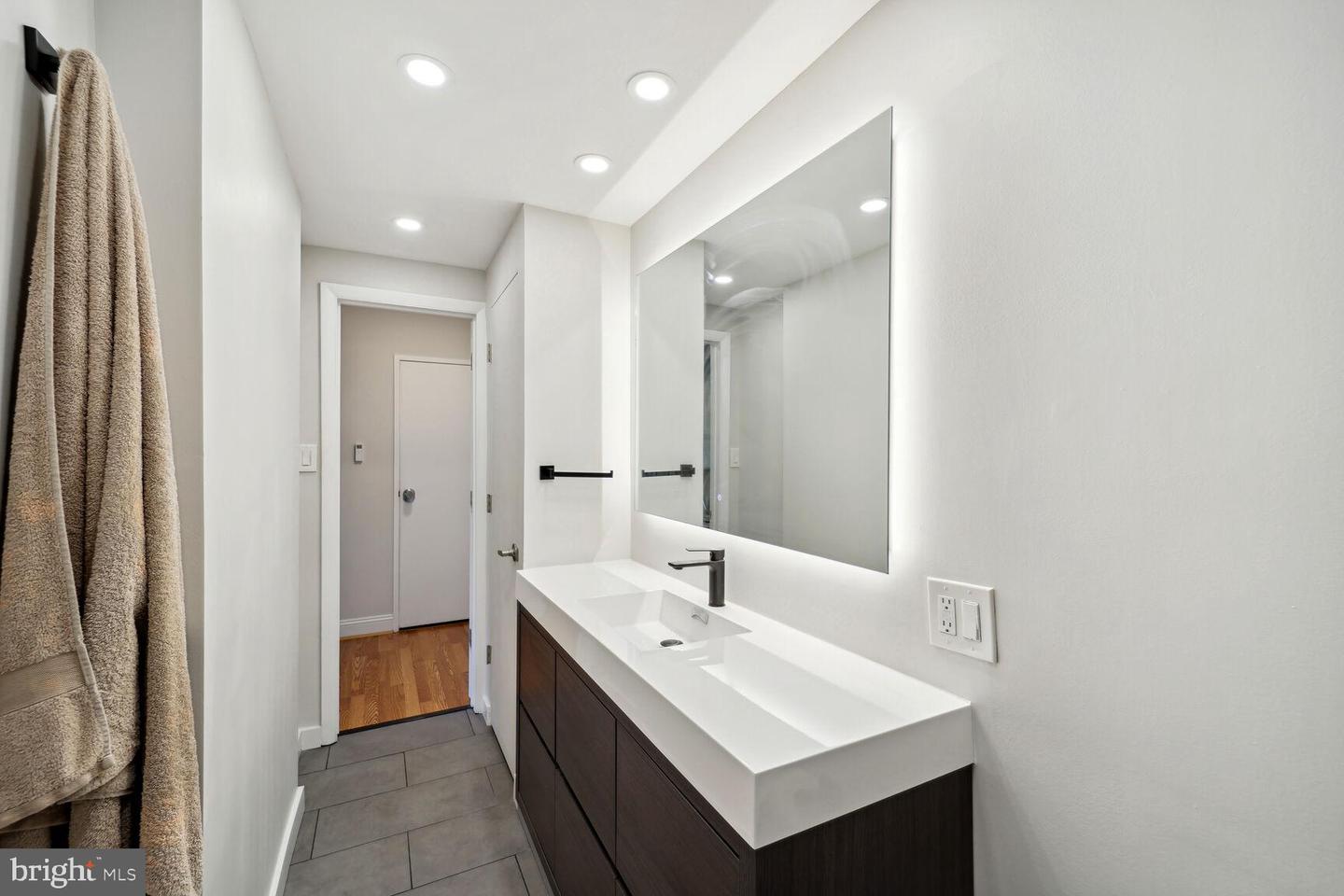 4201 CATHEDRAL AVE NW #1013W