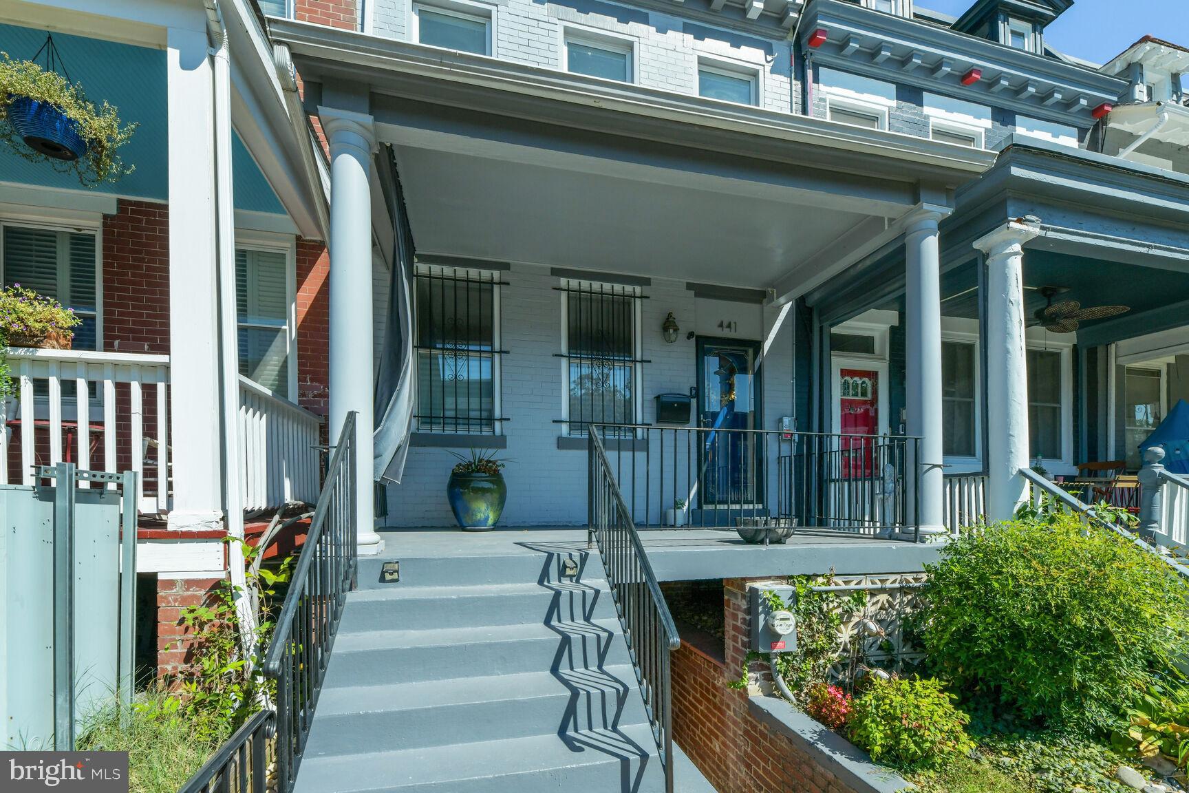 441 Newton Pl NW