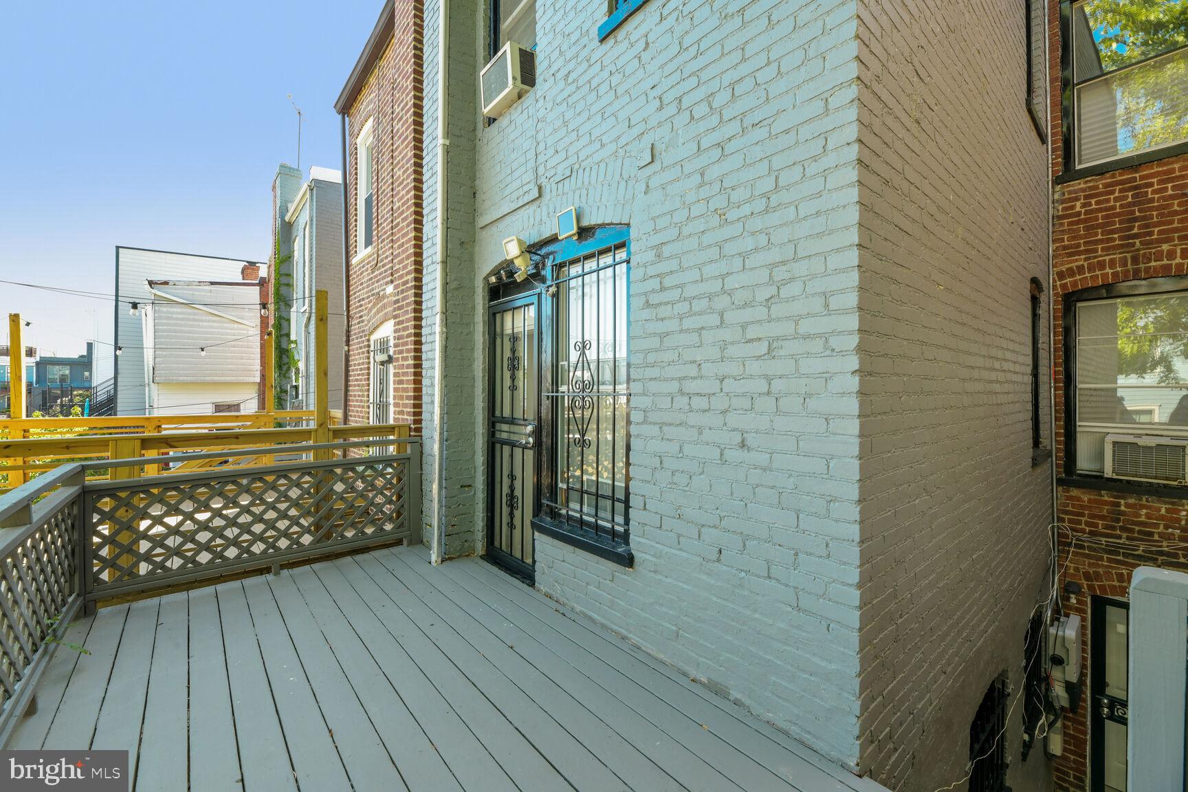 441 Newton Pl NW
