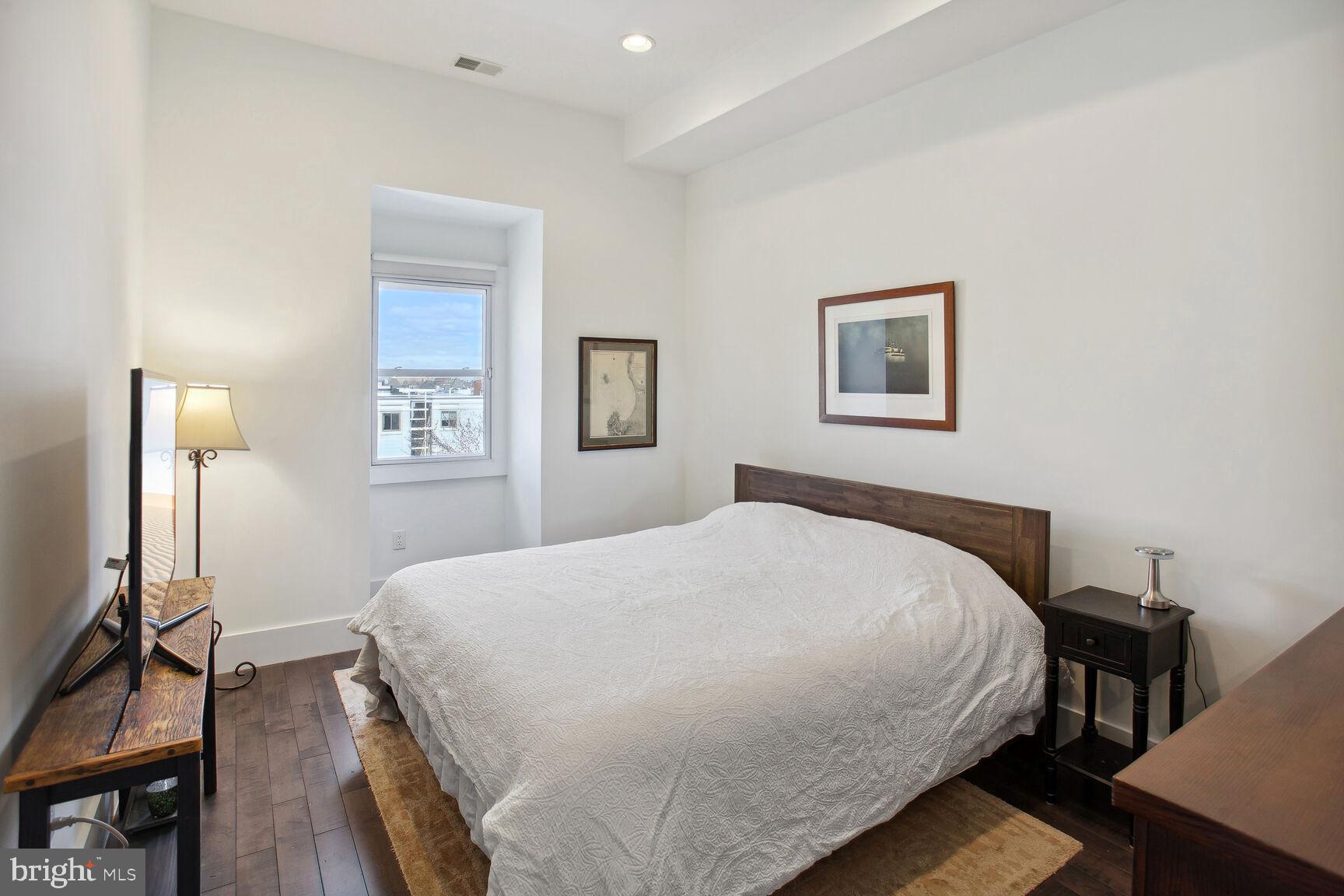 1230 Fairmont St NW #3