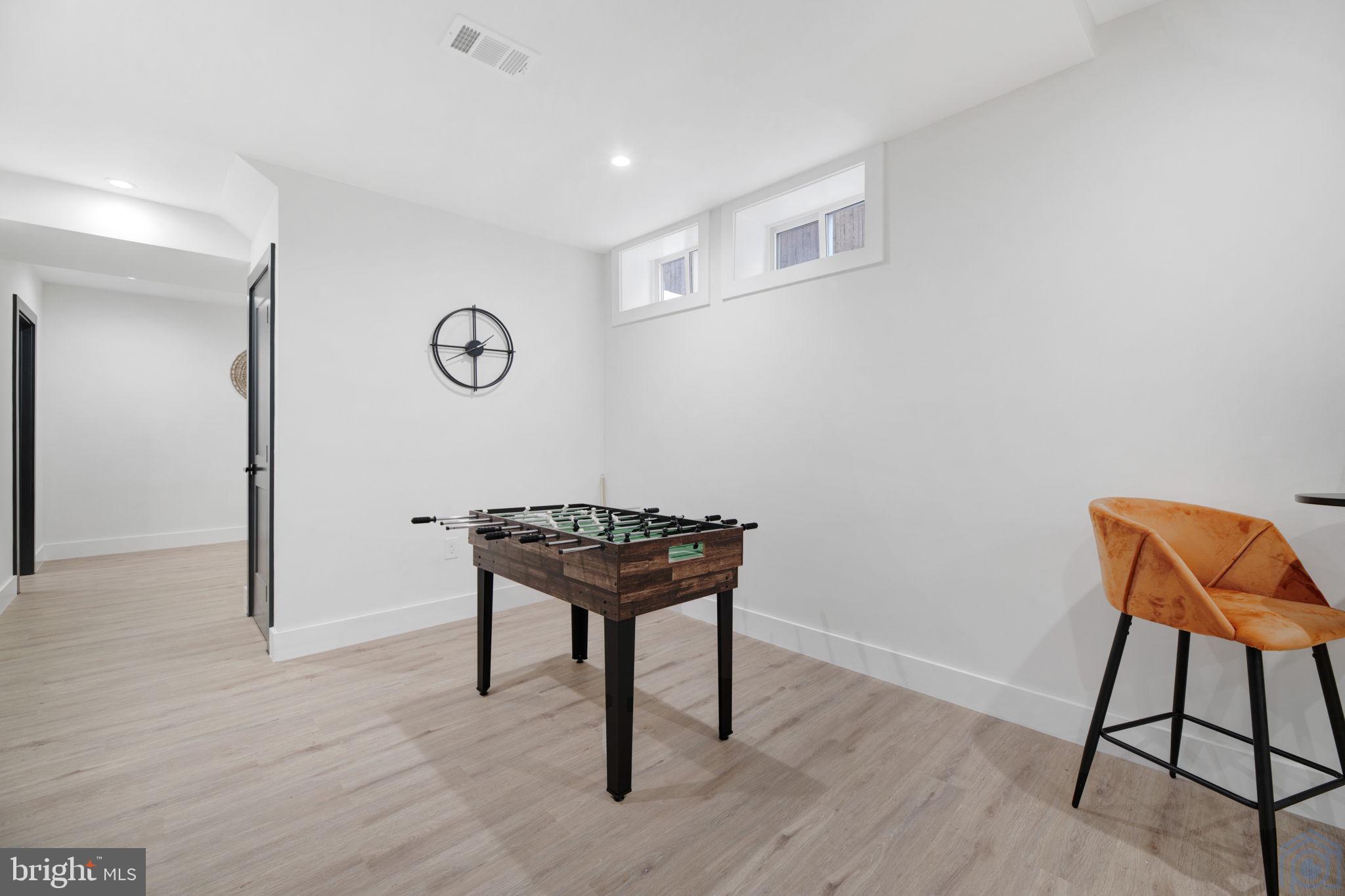 5921 2nd Pl NW