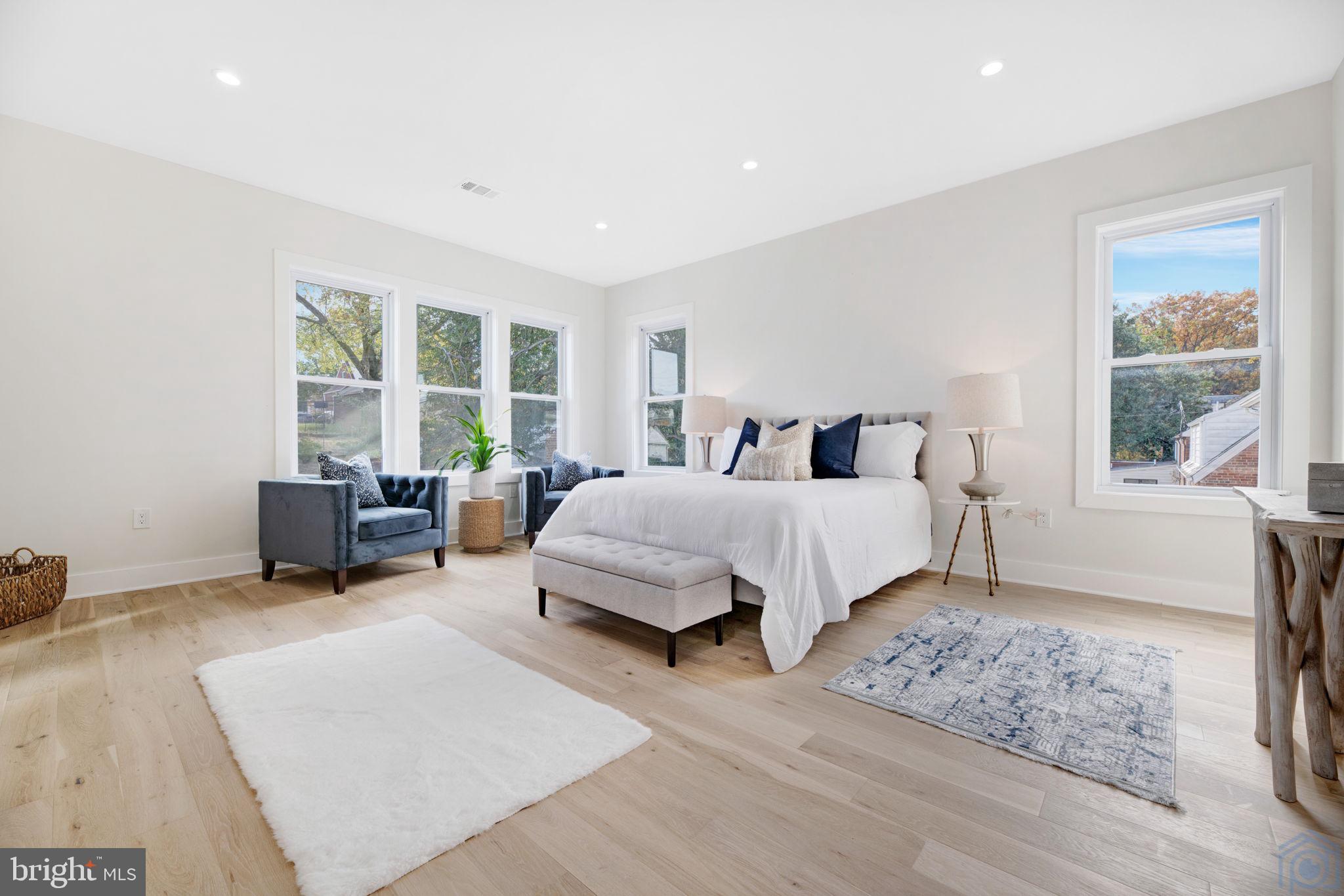 5921 2nd Pl NW