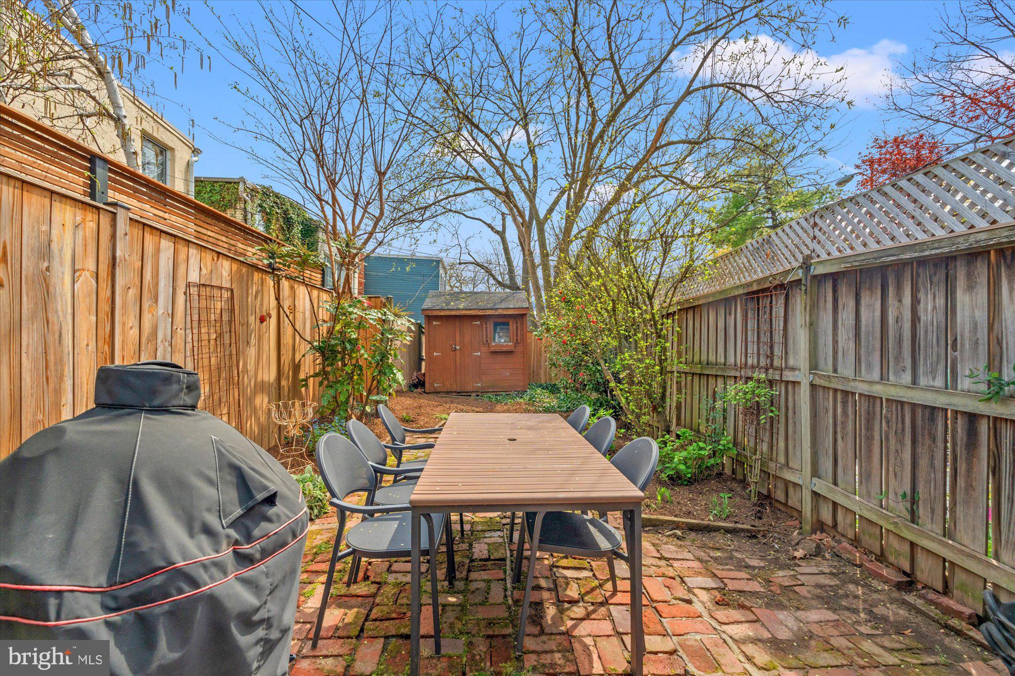 919 G St SE