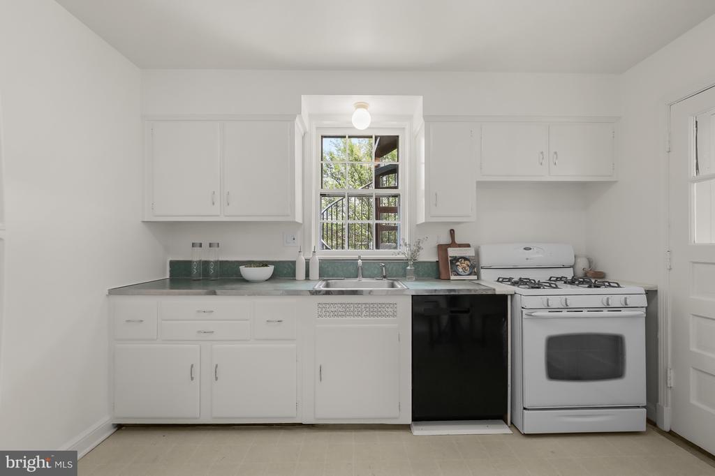5010 42nd St NW