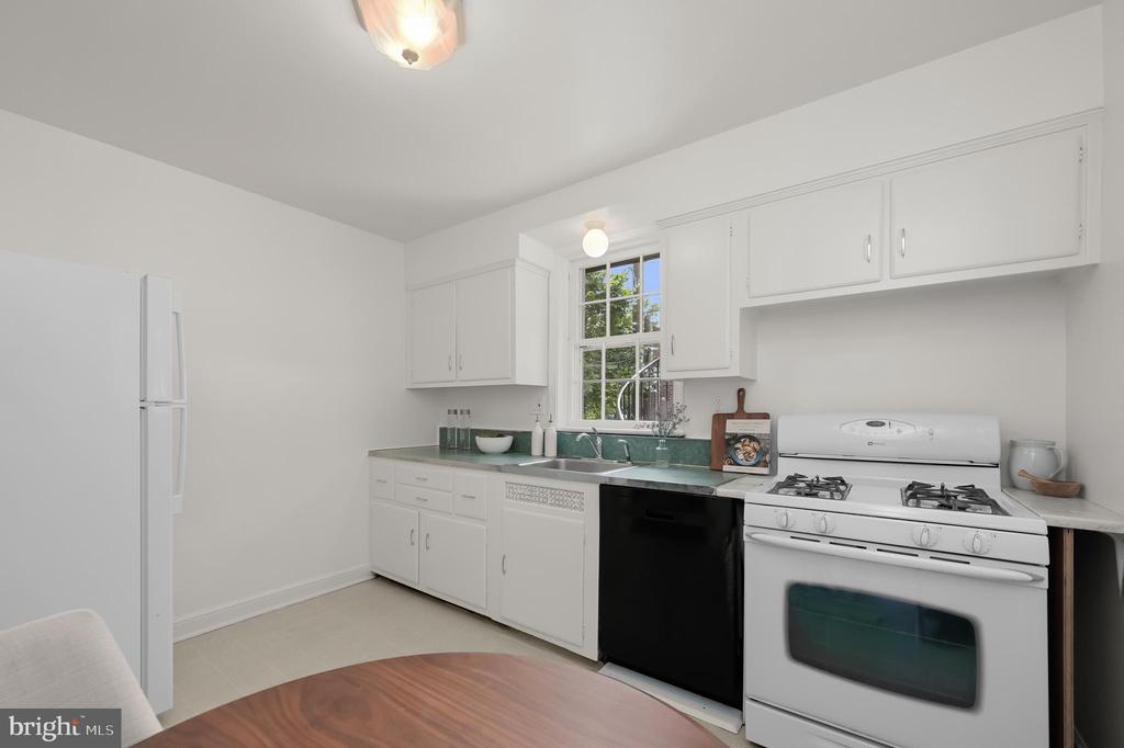 5010 42nd St NW
