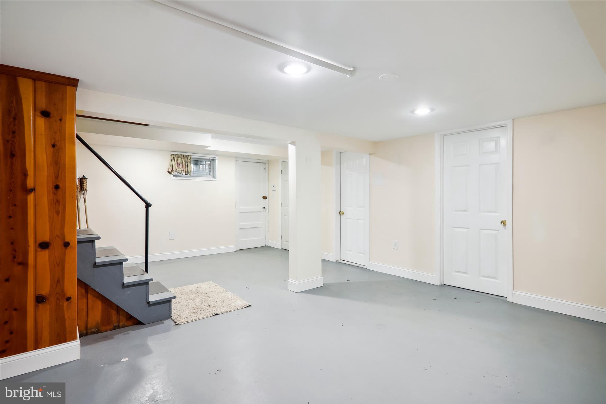1718 Otis St NE
