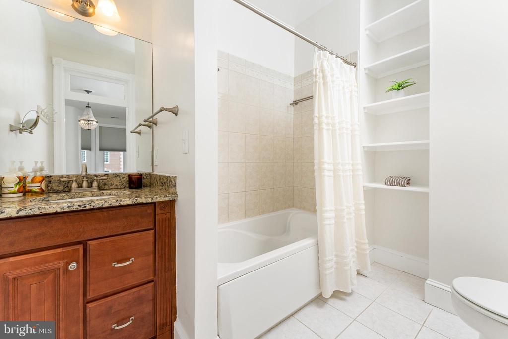 226 G St NE