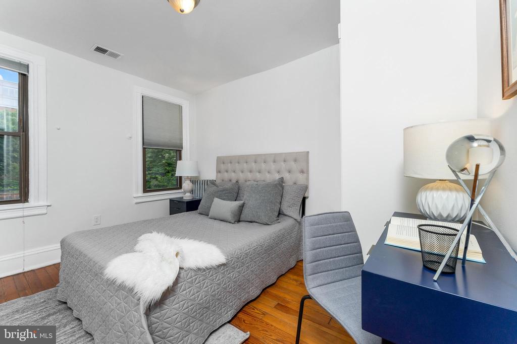 226 G St NE