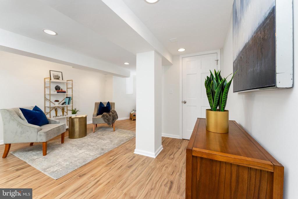 226 G St NE