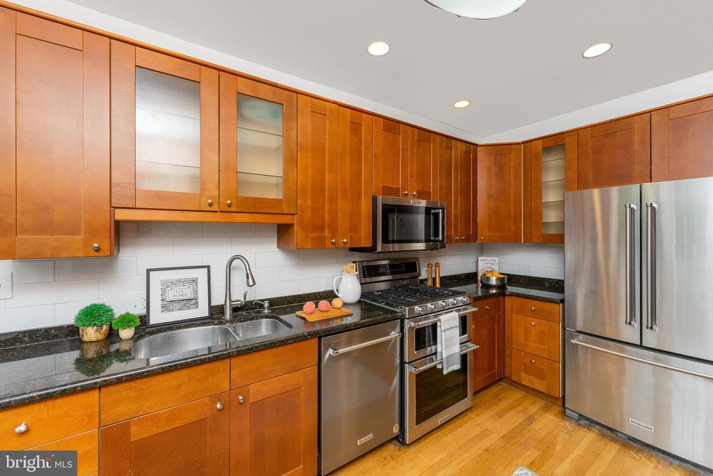 226 G St NE
