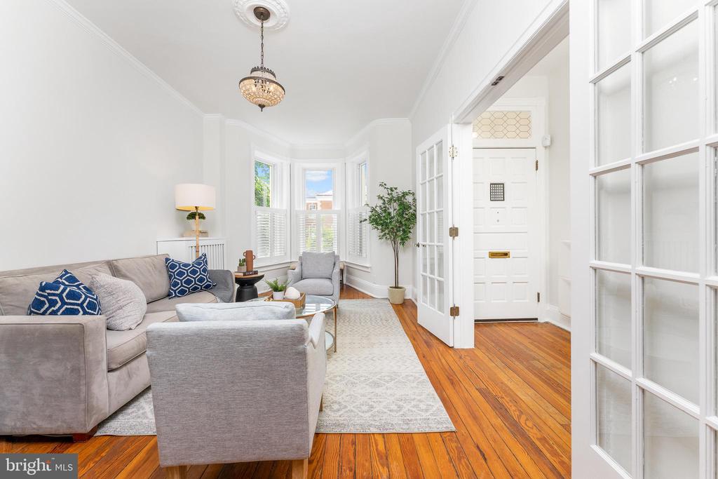 226 G St NE