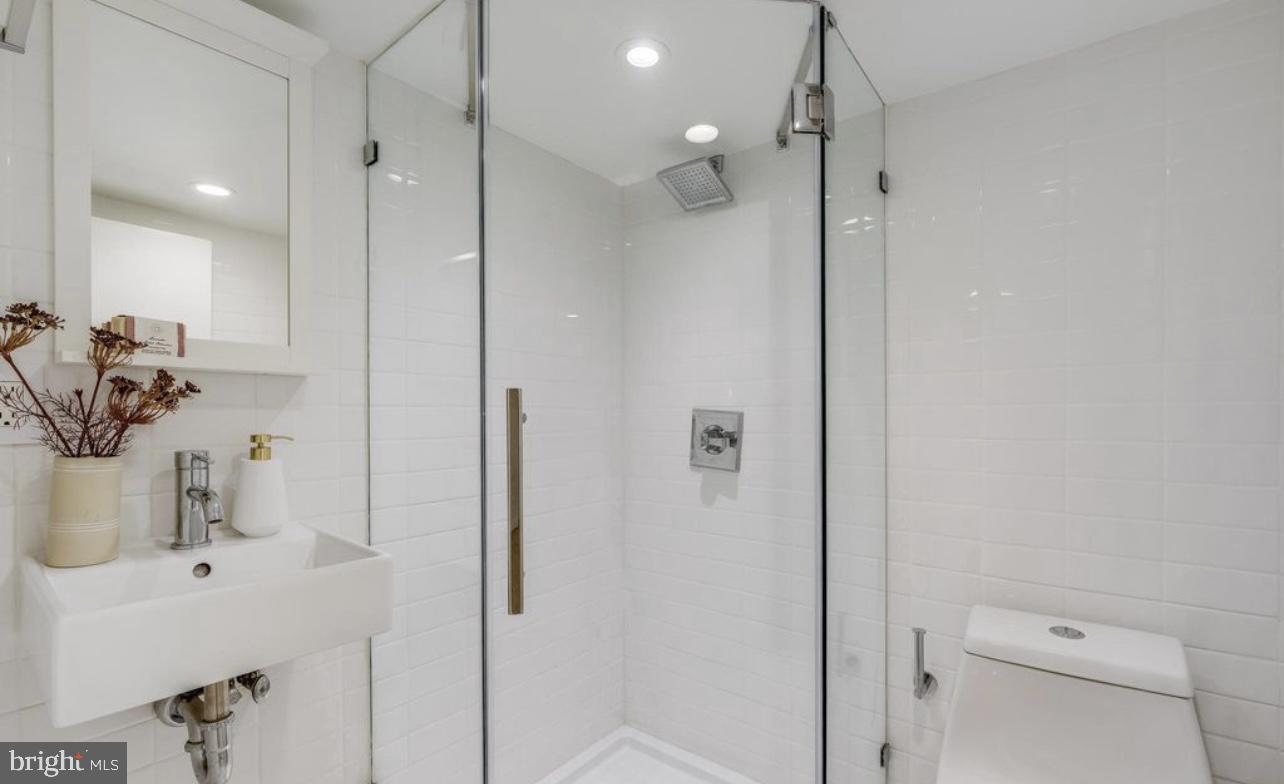 3021 DUMBARTON ST NW