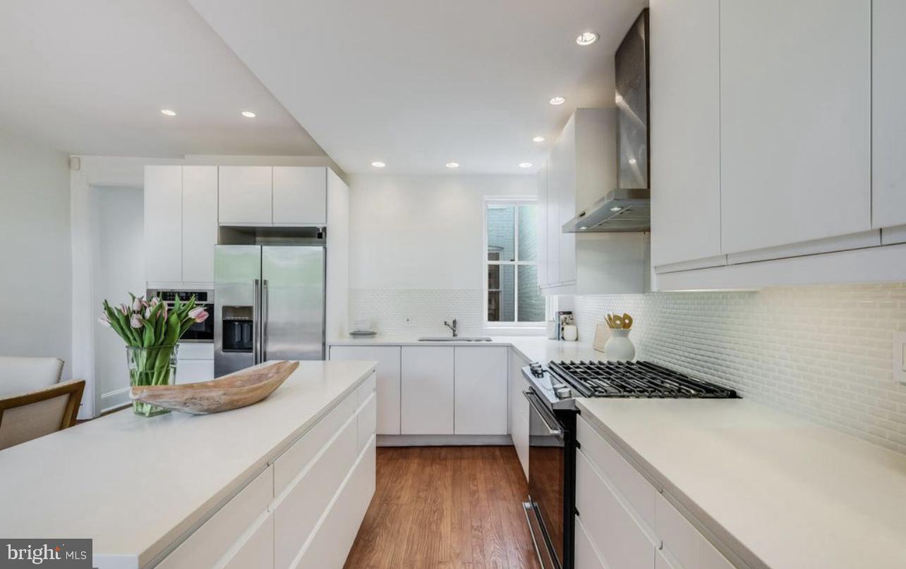 3021 DUMBARTON ST NW