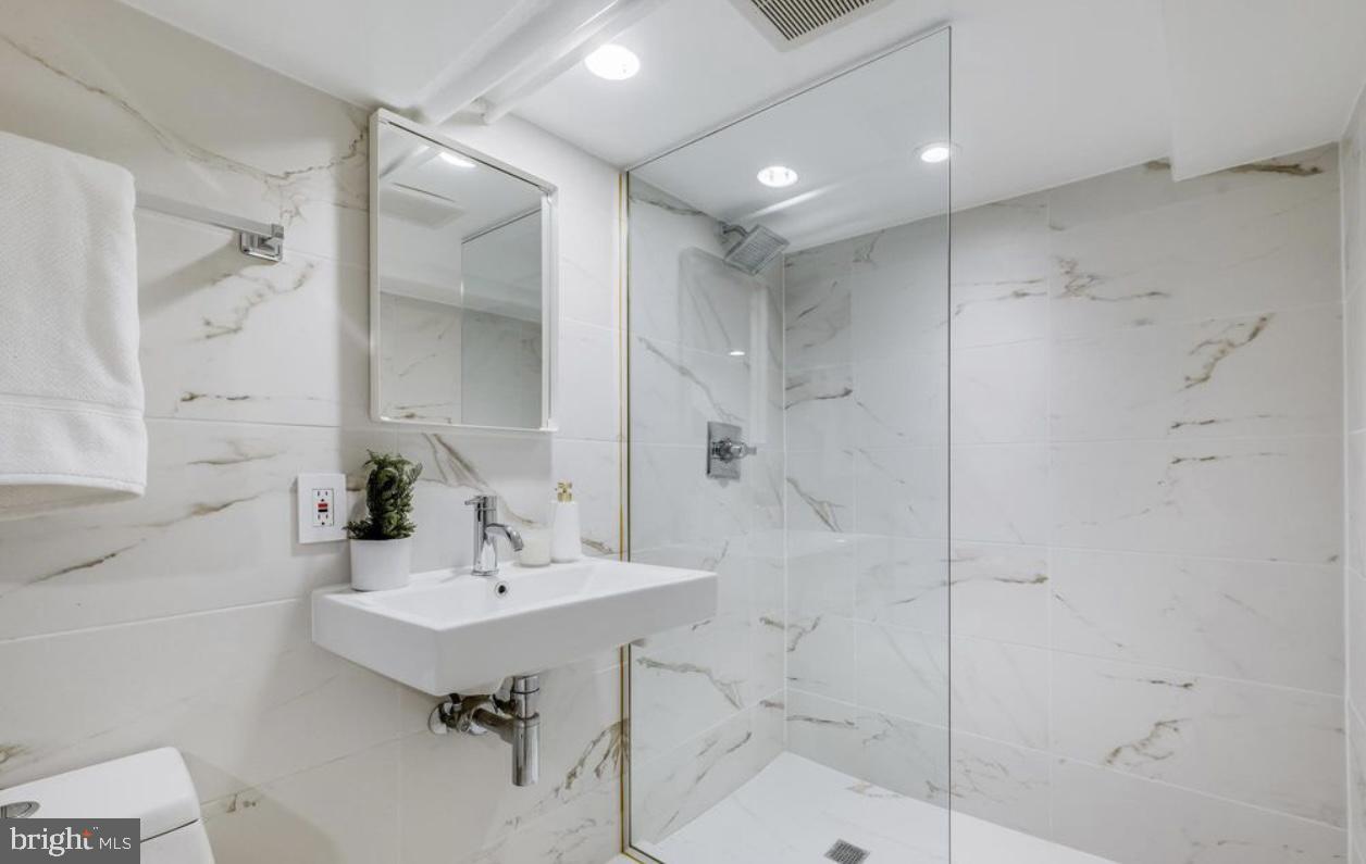 3021 DUMBARTON ST NW