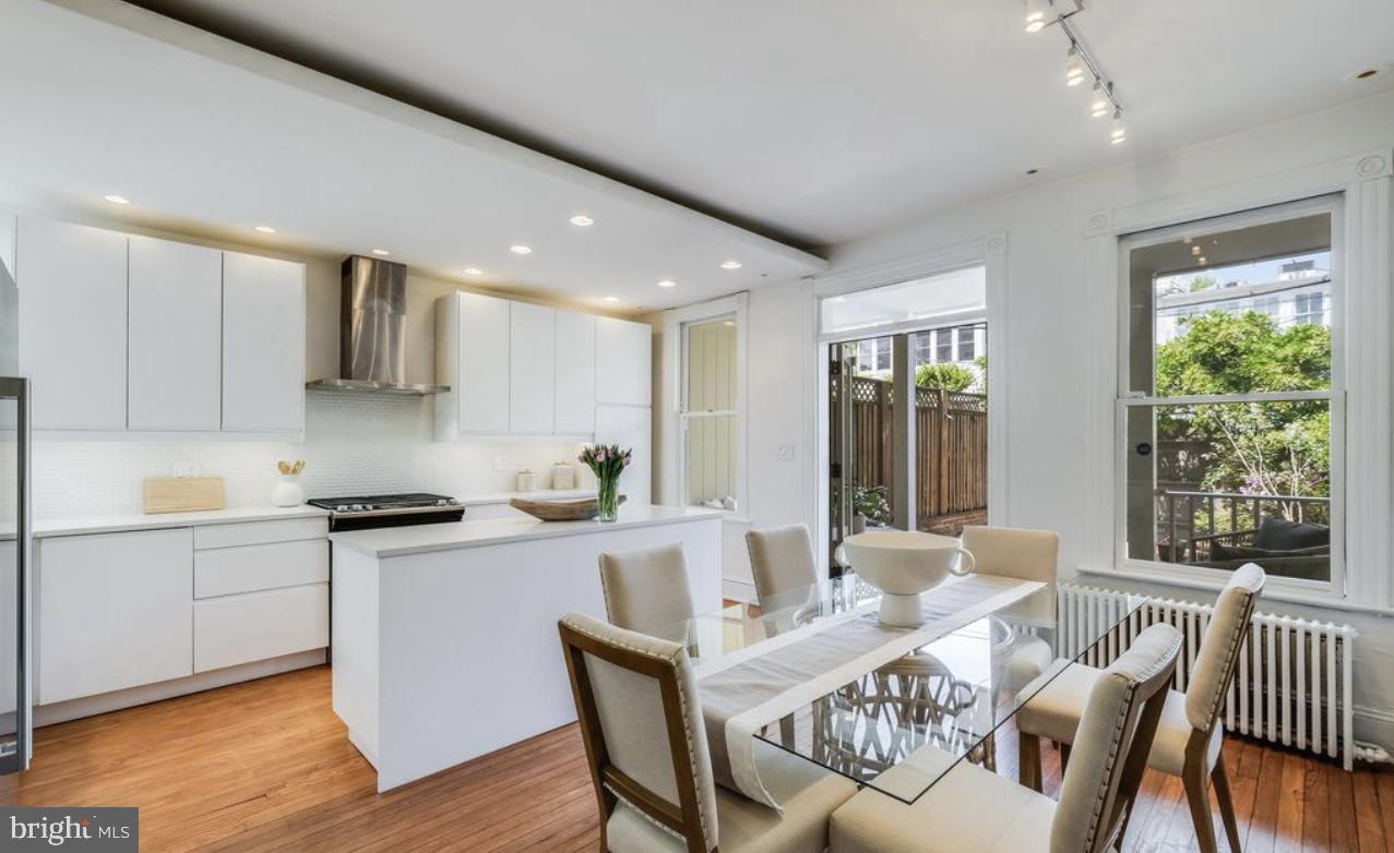 3021 DUMBARTON ST NW