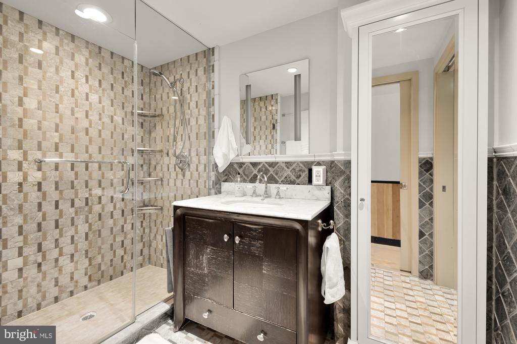 912 F ST NW #901