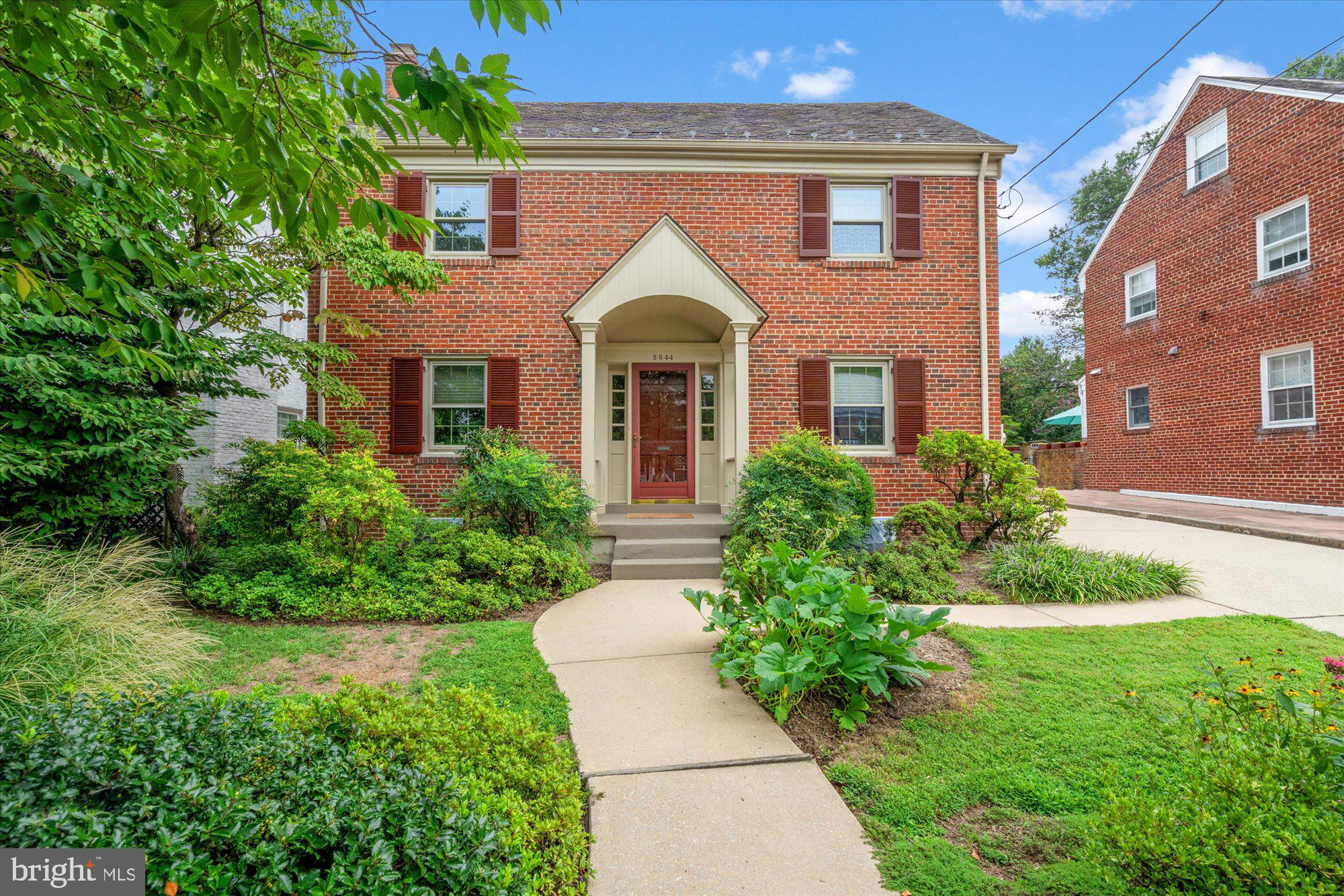 3044 Oliver St NW