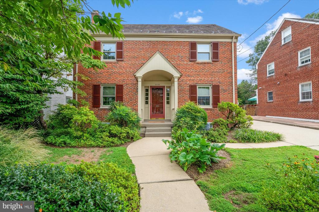 3044 Oliver St NW