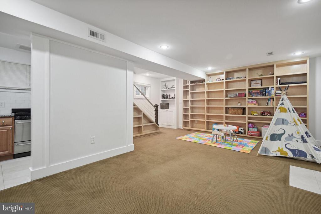 5121 42nd St NW