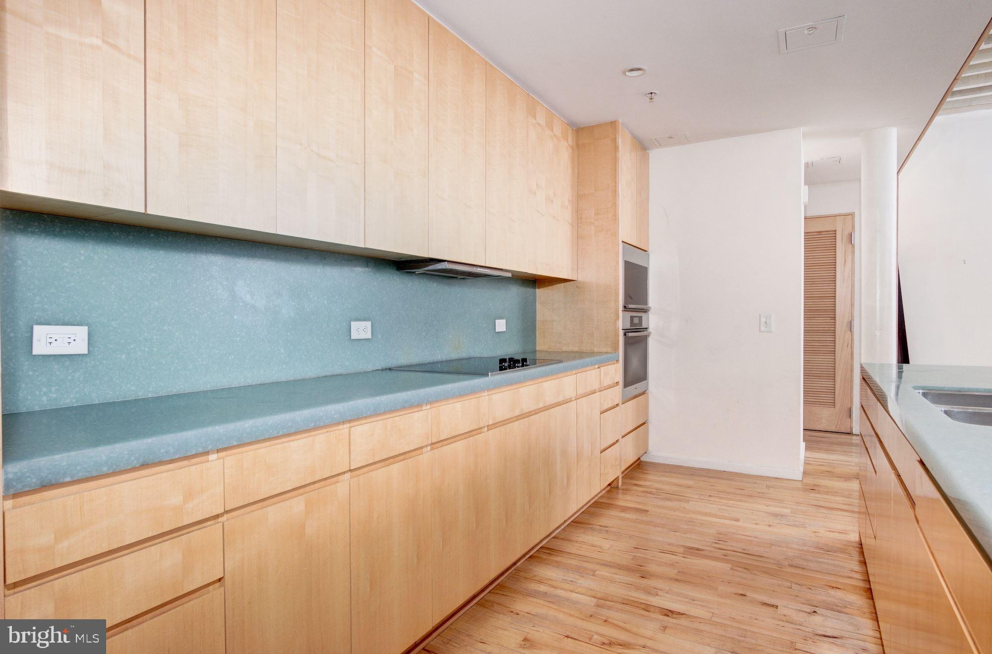 437 NEW YORK AVE NW #Y2
