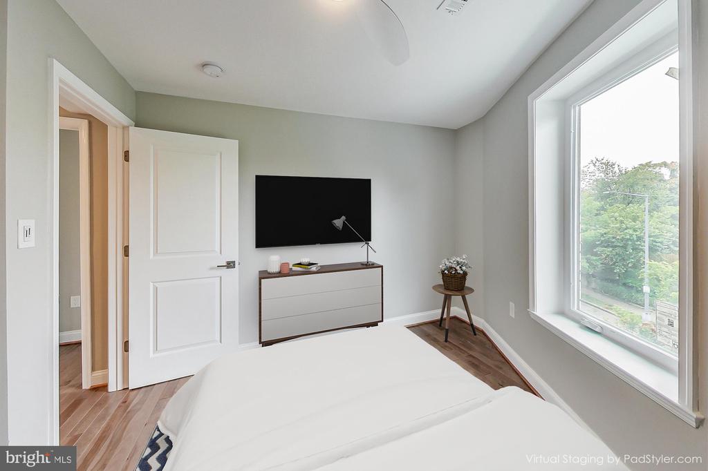 1601 North Carolina Ave NE #4