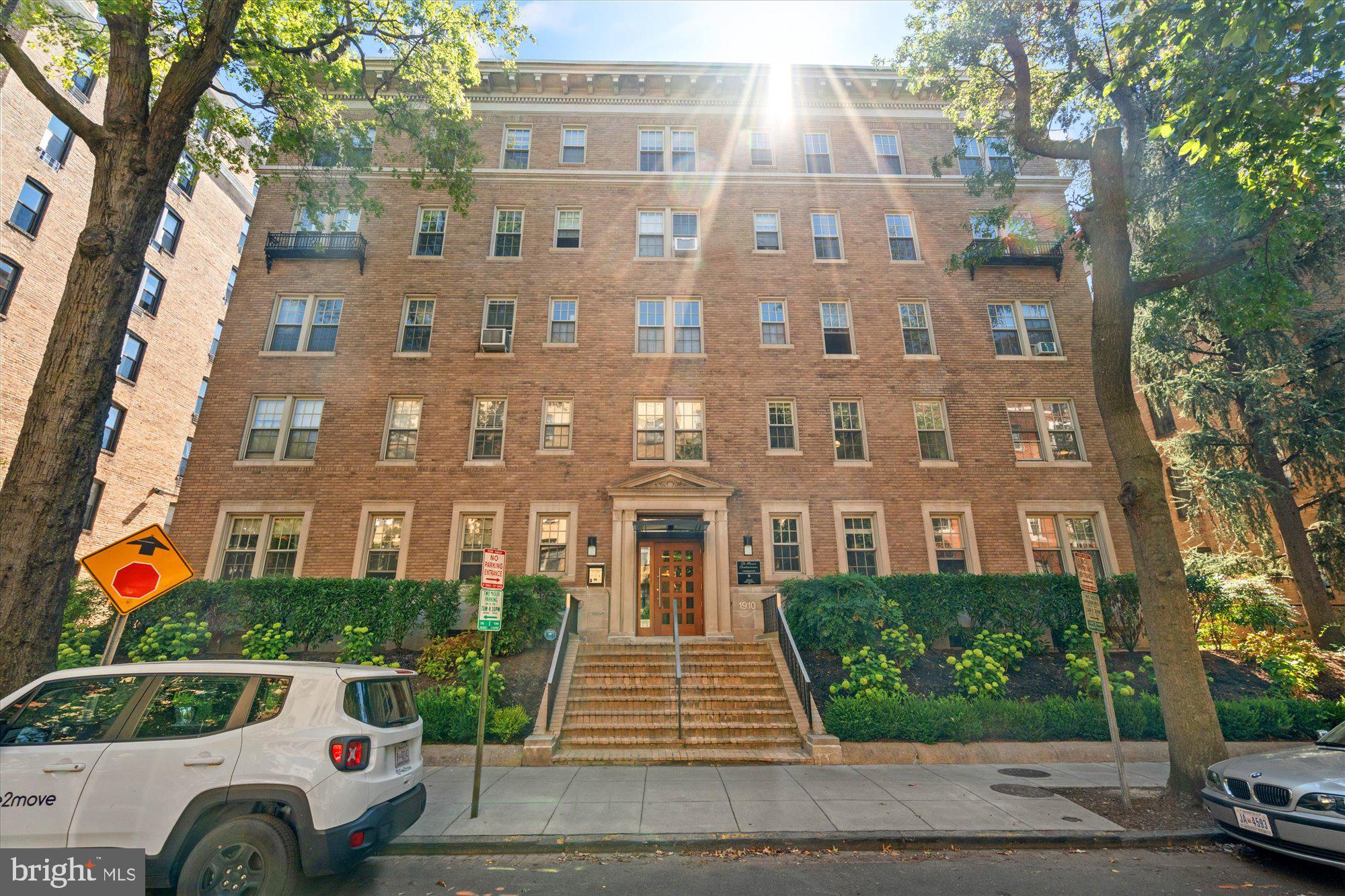 1910 Kalorama Rd NW #203