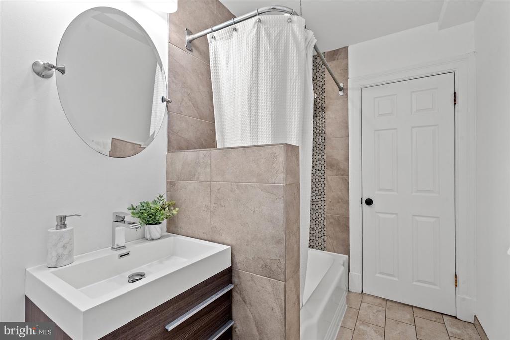 1910 Kalorama Rd NW #203