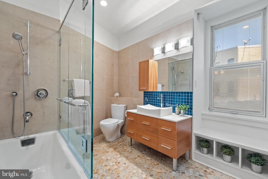 1973 Biltmore St NW