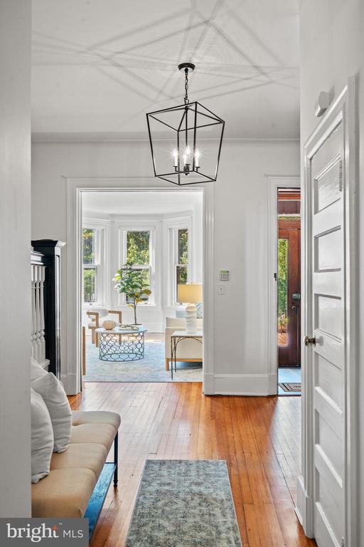 1973 Biltmore St NW