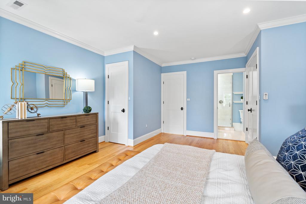 1507 Caroline St NW