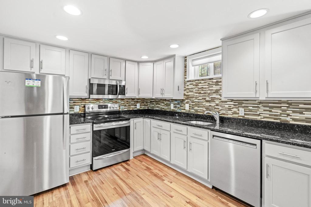 1030 FAIRMONT ST NW #104