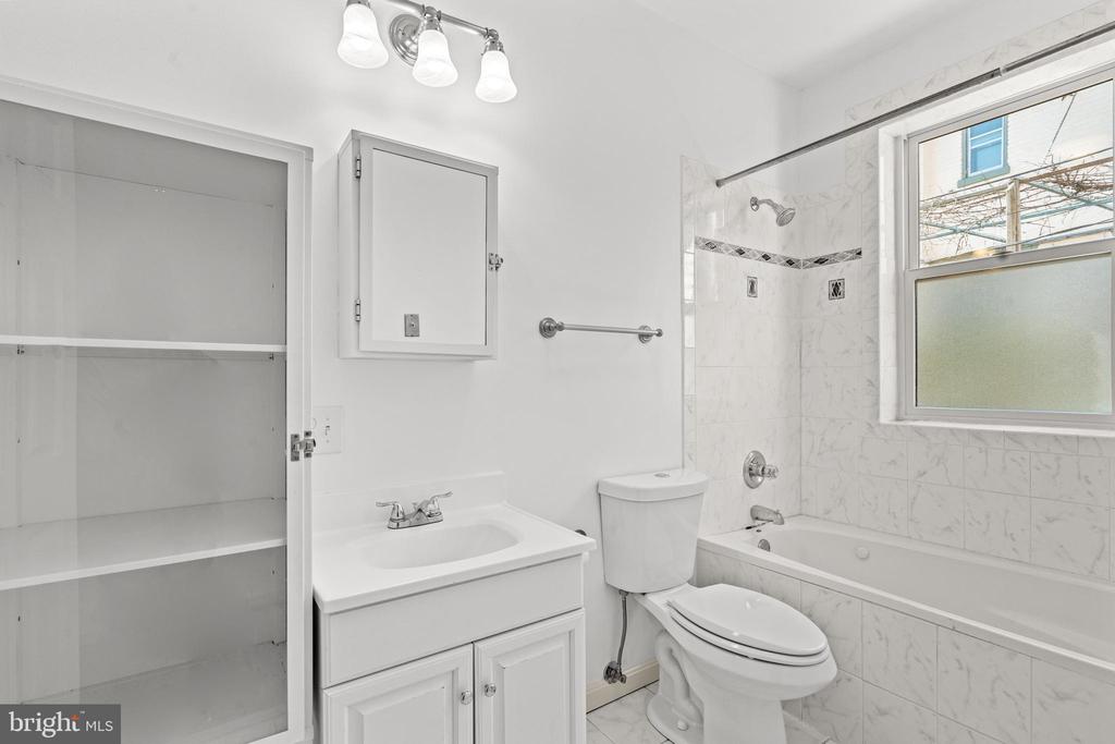 1030 FAIRMONT ST NW #104
