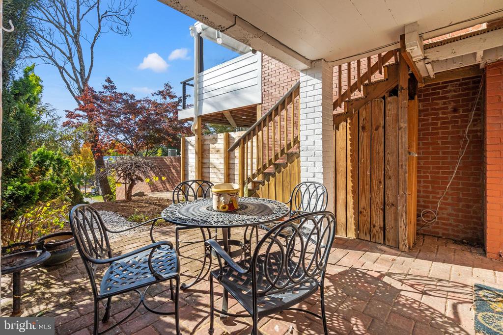 3546 Whitehaven Pkwy NW