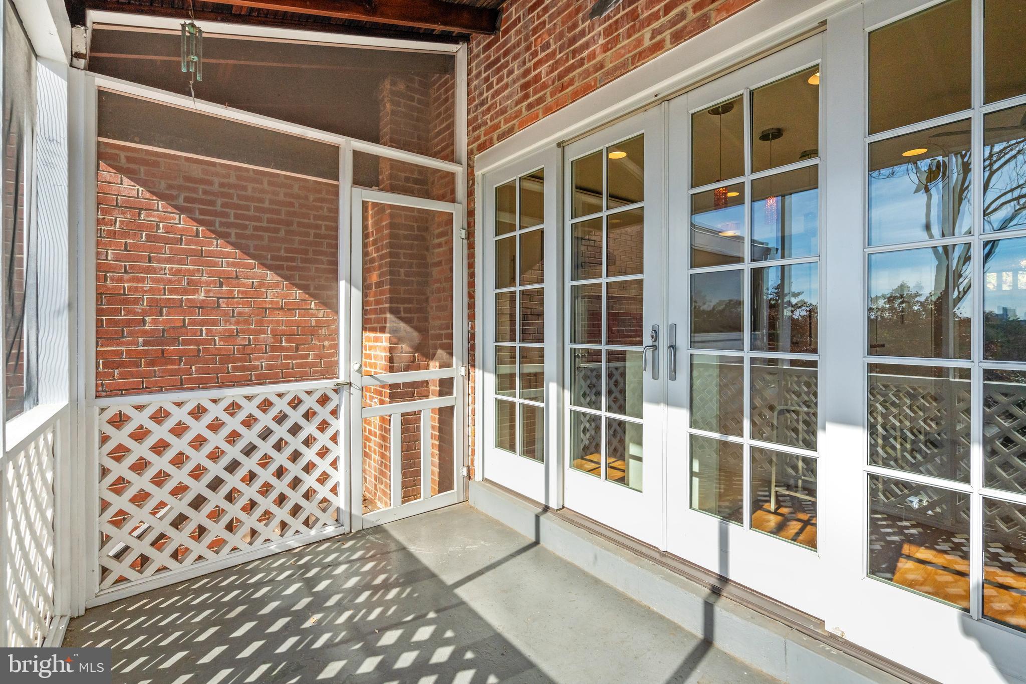 3546 Whitehaven Pkwy NW