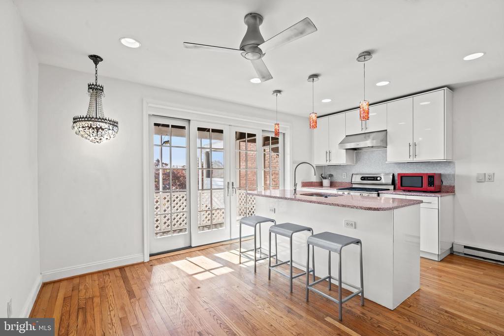 3546 Whitehaven Pkwy NW