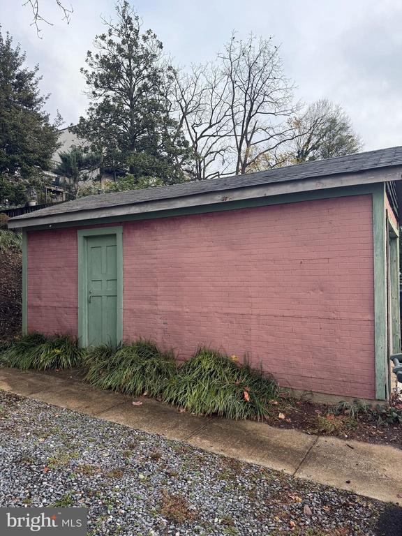 3546 Whitehaven Pkwy NW