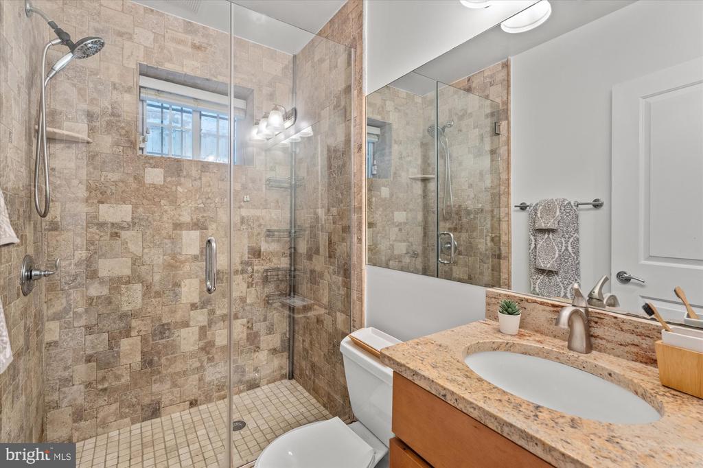 1435 Euclid St NW #1