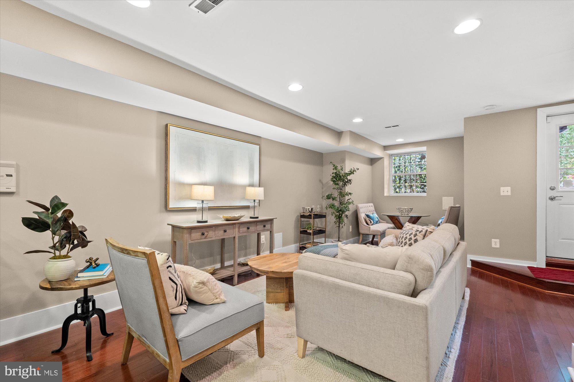 1435 Euclid St NW #1