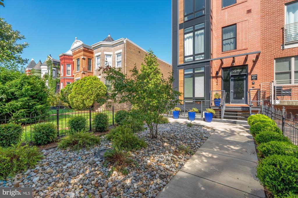 1344 MARYLAND AVE NE #6