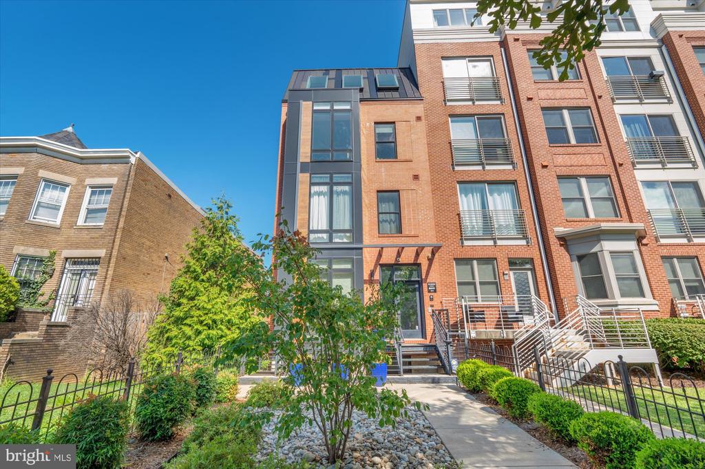 1344 MARYLAND AVE NE #6