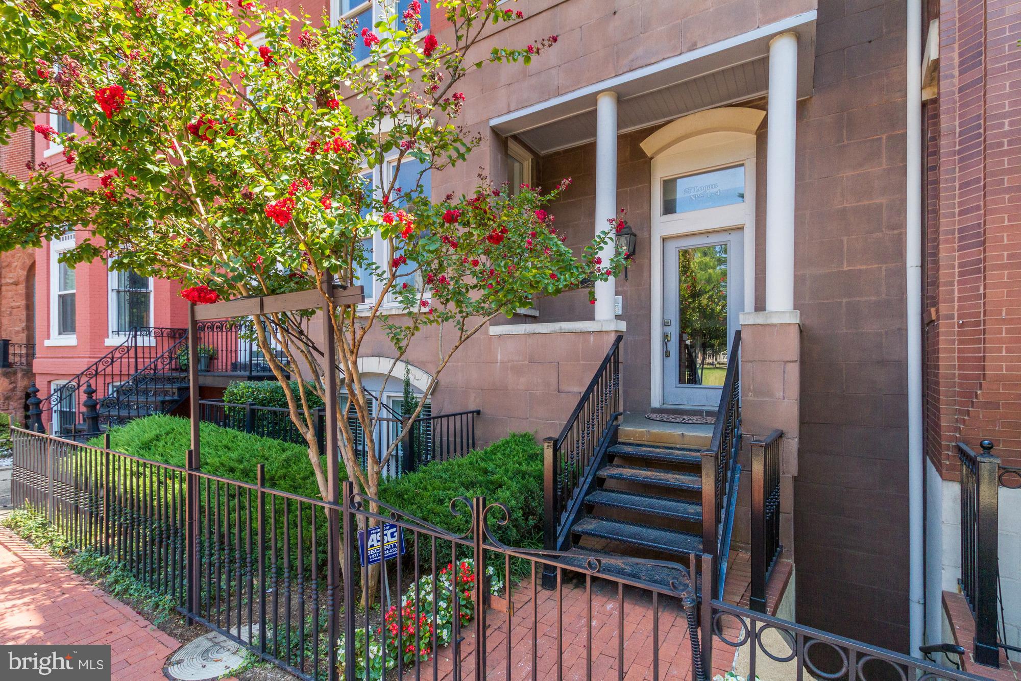 27 LOGAN CIR NW #1