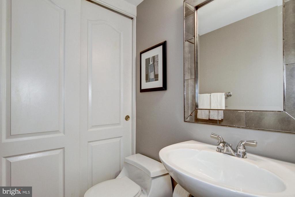 27 LOGAN CIR NW #1