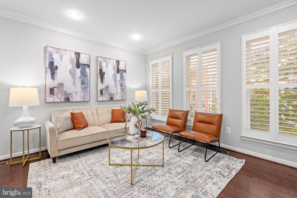 331 K St SE
